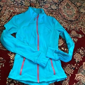 Lululemon jacket size 4 GUC